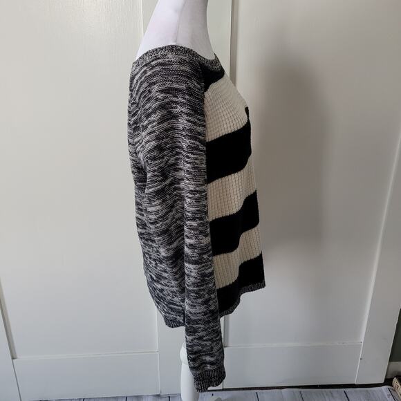 American Living Size XL Mixed Print Crewneck Sweater Striped Black White Cozy - Picture 2 of 6